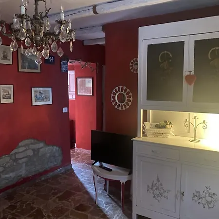 Holiday home Jolie Petite Maison Chez Barbara Garbagna