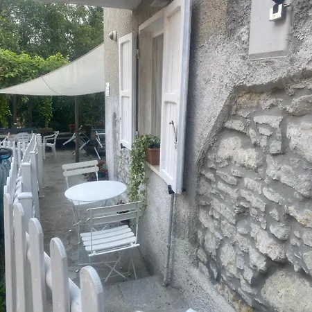 Holiday home Jolie Petite Maison Chez Barbara *